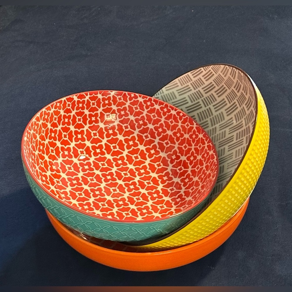 Three Pieces Of Colorful Ceramic Mix Bowls Set